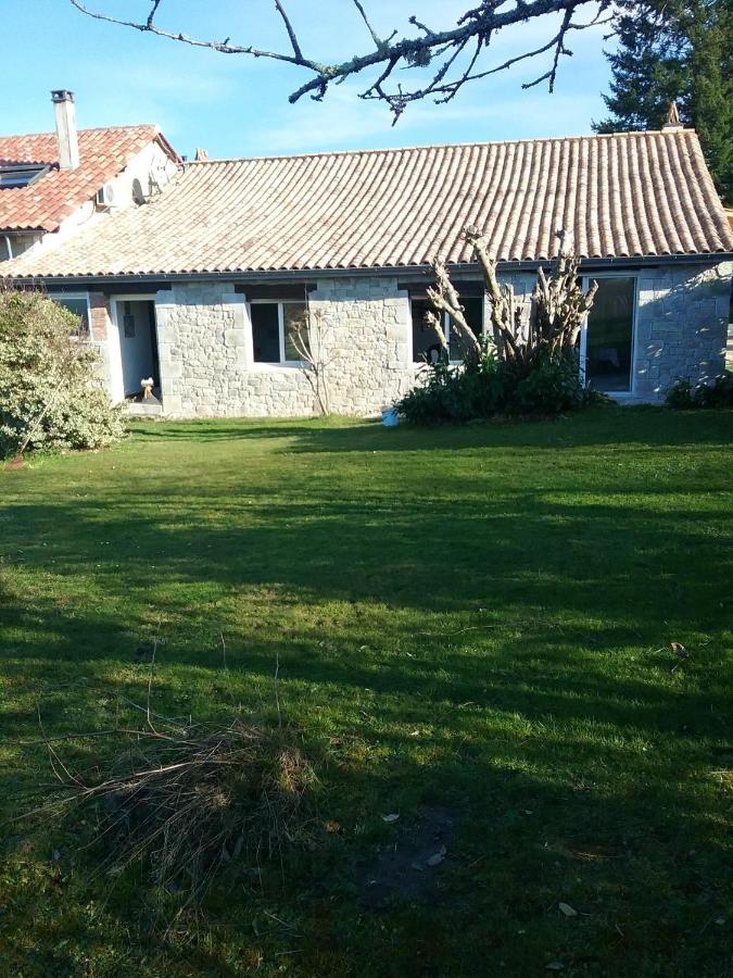 Villa Charmante A Bosset Avec Piscine Partagee Zewnętrze zdjęcie