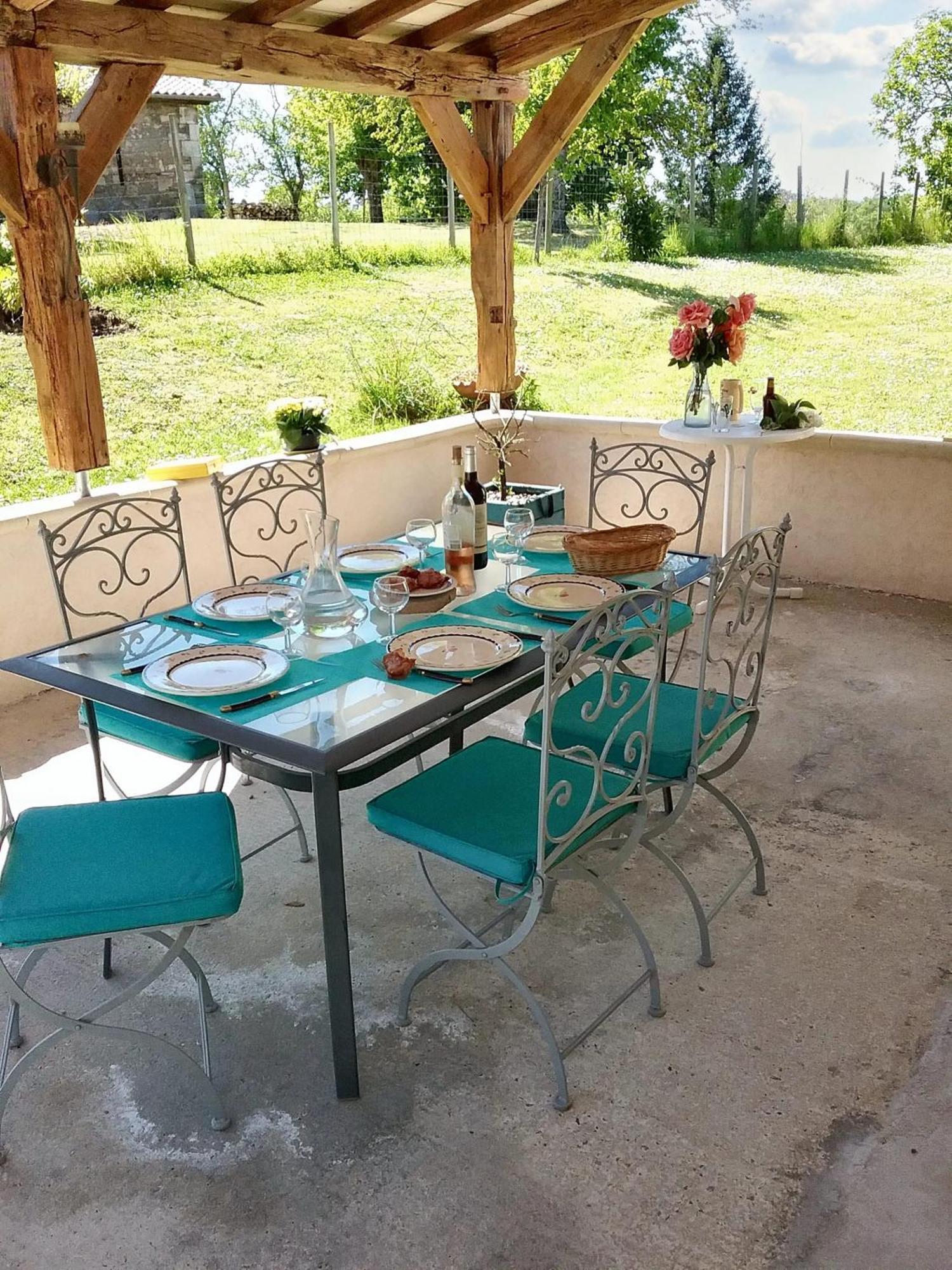 Villa Charmante A Bosset Avec Piscine Partagee Zewnętrze zdjęcie