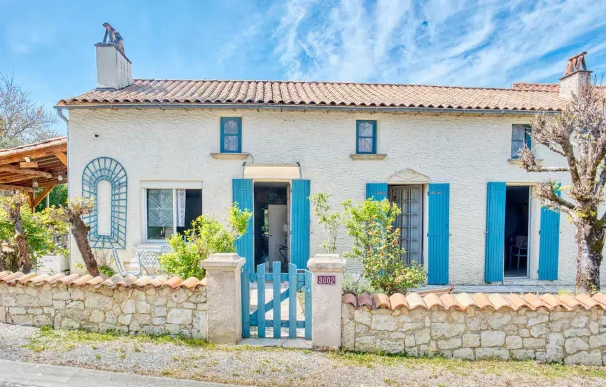 Villa Charmante A Bosset Avec Piscine Partagee Zewnętrze zdjęcie